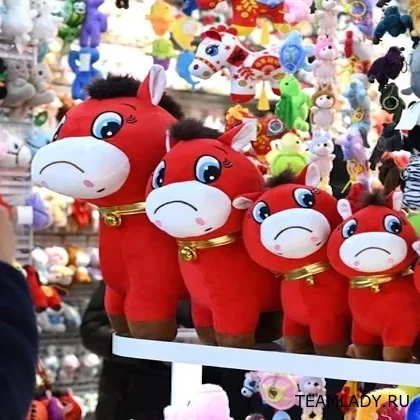 Бракованная игрушка в виде лошадки стала хитом продаж в Китае.